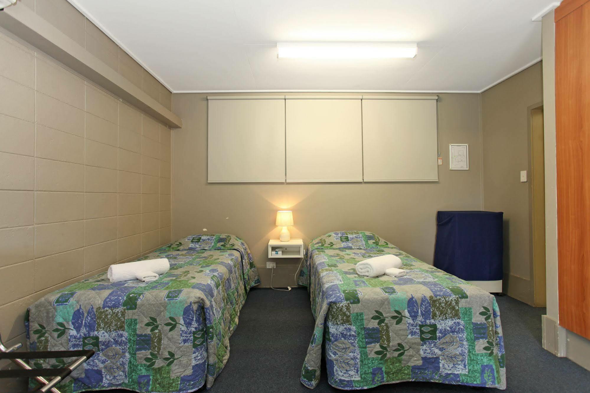 Tandara Hotel Motel Sarina Exterior photo